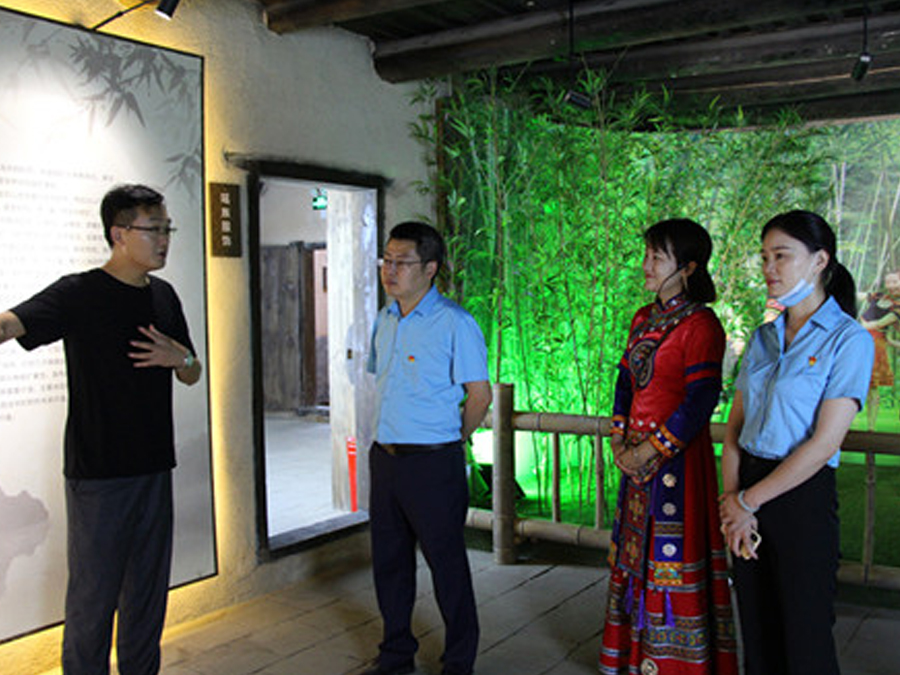 鄂旅投咸寧集團與九宮山管委會(huì )聯(lián)合組織黨建調研活動(dòng),助力鄉村振興發(fā)展